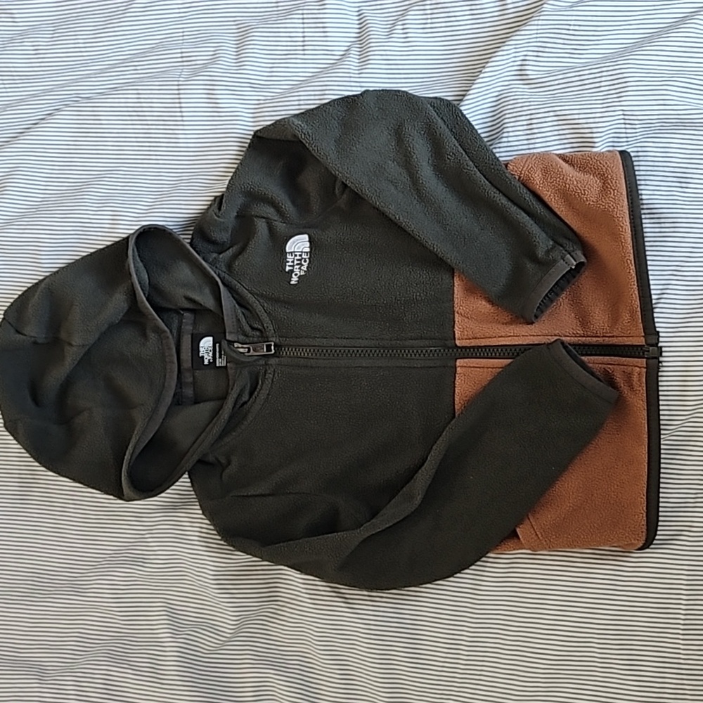 Comfy North Face Sweater